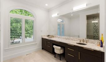 11 Crenshaw Ln 11, Andover, MA 01810