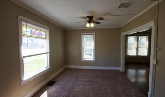 902 S 3rd St, Aberdeen, SD 57401