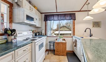 S2232 State Road 35, Alma, WI 54610