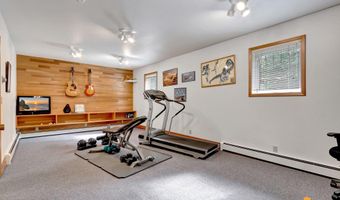 12945 Elmore Rd, Anchorage, AK 99516
