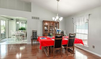 765 Spring Hill Farm Dr, Ballwin, MO 63021