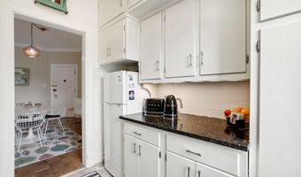 4000 CATHEDRAL Ave NW 248B, Washington, DC 20016