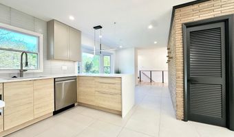 17821 POND Rd, Ashton, MD 20861