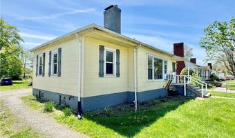 569 Broadway St, Austin, IN 47102