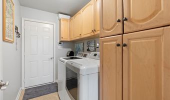 648 York View Dr, Auburn, GA 30011