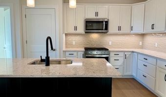 1 Longview Dr 306, Atkinson, NH 03811