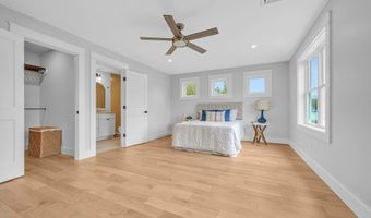 14 Hayes St 1, Acushnet, MA 02743