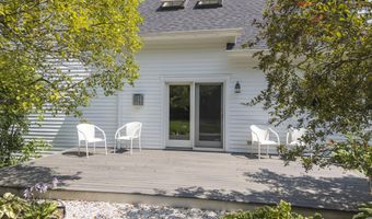 2 Sunnyfield Ln, Falmouth, ME 04105