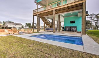 4082 Cardinal St, Bay St. Louis, MS 39520