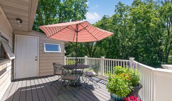 2706 Meadow Glen Rd, Ames, IA 50014