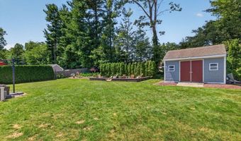 63 Ansel White Dr, Acushnet, MA 02743