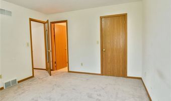 5180 Winthrop Dr, Austintown, OH 44515