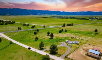 7 Garrett Ln, Cascade, ID 83611