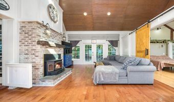 12 Sydney Ln, Cromwell, CT 06416