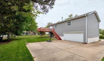 241 Valleyoak Ct, Ballwin, MO 63021