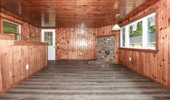 34 Cricket Ln, Sebago, ME 04029