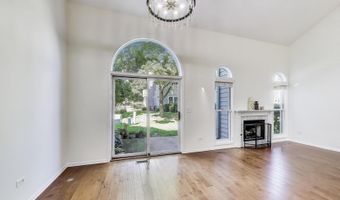 1912 N Coldspring Rd, Arlington Heights, IL 60004