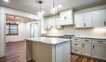 203 James St, Batesville, MS 38606
