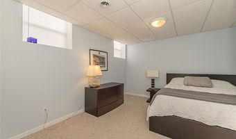 573 Castle Ridge Dr, Ballwin, MO 63021