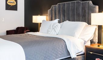 7250 Franklin Avenue 512, Los Angeles, CA 90046