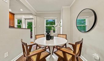 8 E MASONIC VIEW Ave, Alexandria, VA 22301