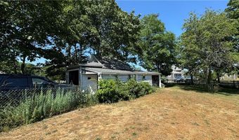 526 Connecticut Ave, Block Island, RI 02807