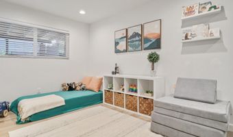 1161 Suburban Hills Dr, Escondido, CA 92027