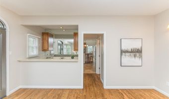 1101 Courtwood Cir, Ballwin, MO 63011