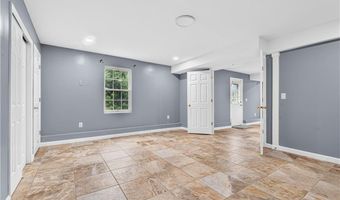 14 Longbrook Dr, Cumberland, RI 02864