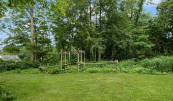 196 Pickerel Lake Rd, Colchester, CT 06415
