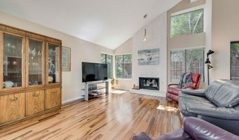 14826 Le Grande Dr, Addison, TX 75001