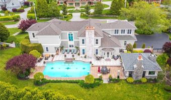 126 Cliff Dr, Narragansett, RI 02882