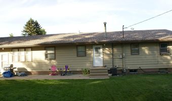 102 Linda Ln, Aberdeen, SD 57401