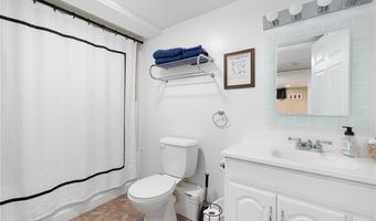 289 Oliphant Ln, Middletown, RI 02842