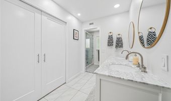 994 S La Salle Cir, Anaheim, CA 92807