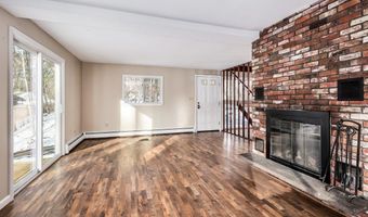 87 Edgewater Dr, Barrington, NH 03825