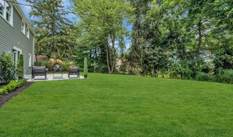 8 Imperia Pl, Aberdeen, NJ 07747