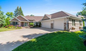 1900 E ORCHARD BLOSSOM Dr, Appleton, WI 54915