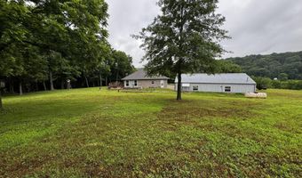 3702 Round House Rd, Aurora, MO 65605