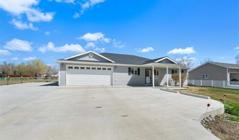 895 Roney Ave, Powell, WY 82435