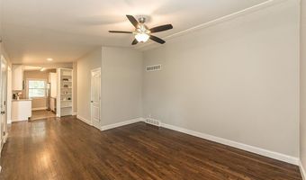 250 Sunset Dr, Ballwin, MO 63011