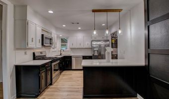 996 Hacienda Dr, Benton, AR 72019
