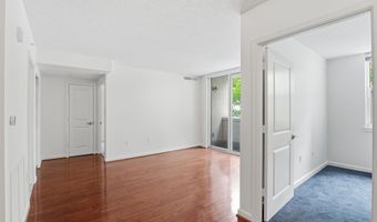 880 N POLLARD St 222, Arlington, VA 22203