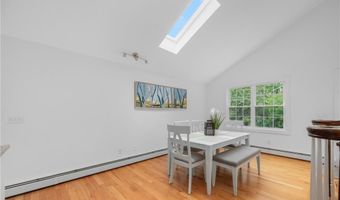 22 Hull St, Jamestown, RI 02835