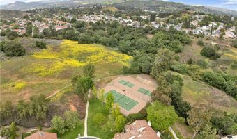 29729 Strawberry Hill Dr, Agoura Hills, CA 91301