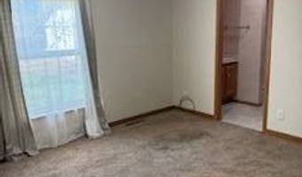 9 Valley Rd, Douglas, WY 82633