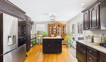 23 Elmwood Dr, Berkley, MA 02779