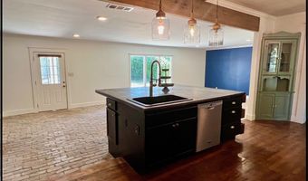 202 Bates St, Batesville, MS 38606