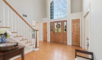 25 CARSDALE Dr, Belle Mead, NJ 08502