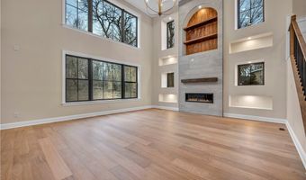 690 Club Dr W, Aurora, OH 44202